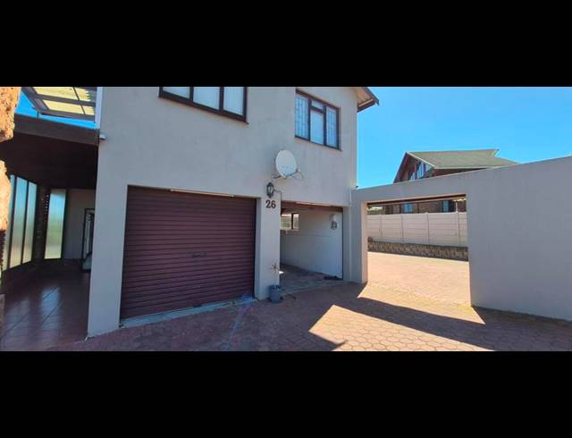 4 BEDROOM HOUSE FOR SALE IN DANA BAY